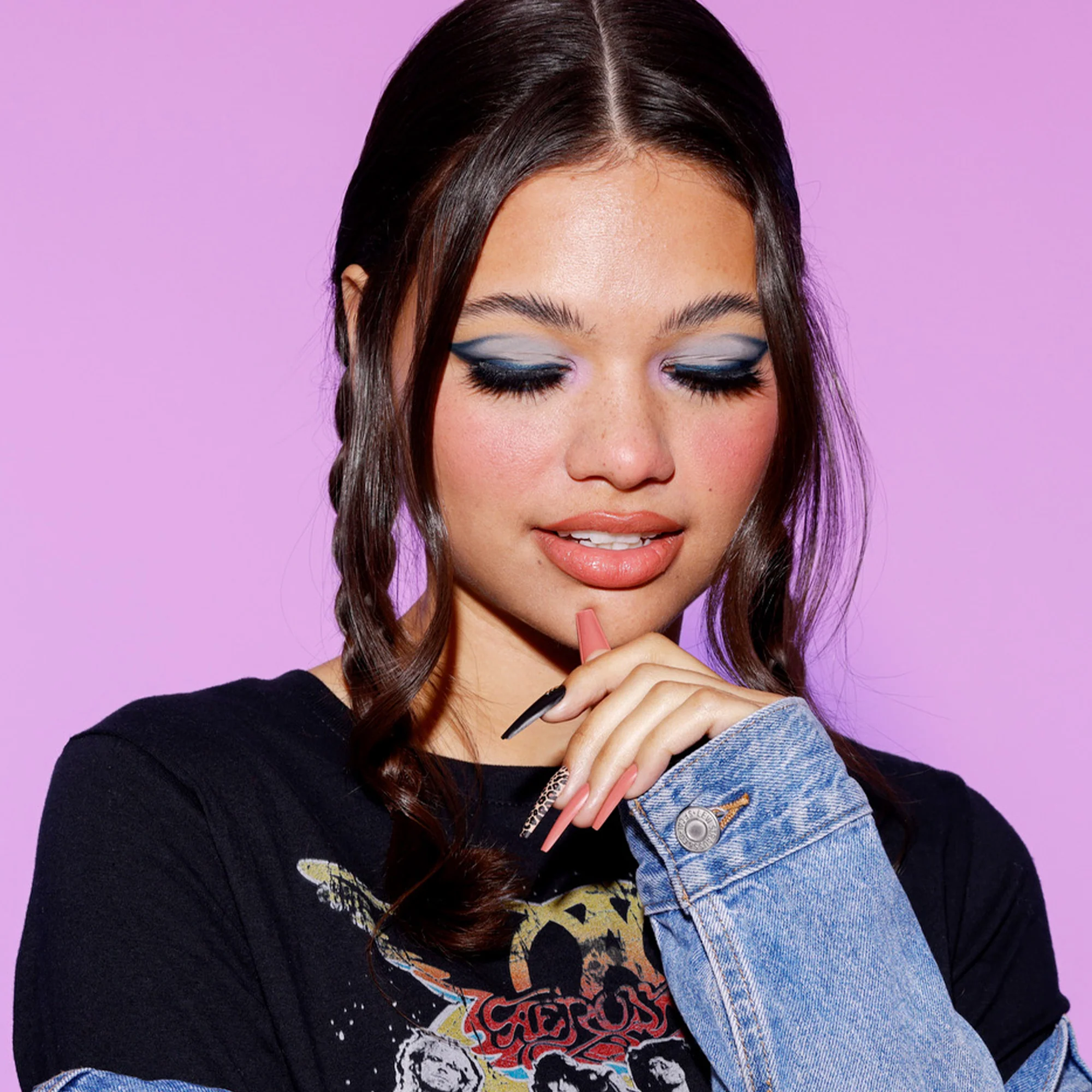 Alluring Beauty 7 Color Eyeshadow Palette - Image 15