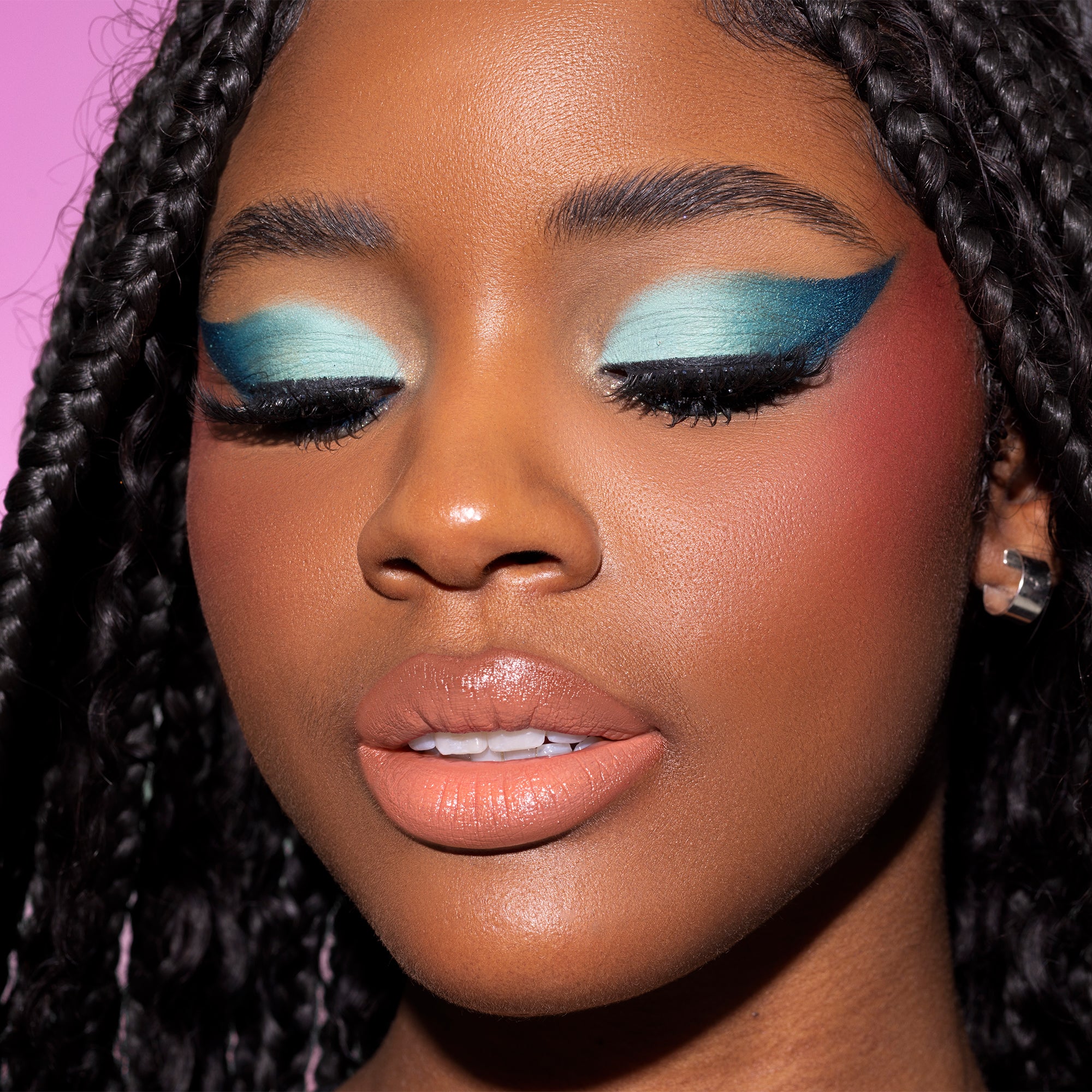 Alluring Beauty 7 Color Eyeshadow Palette - Image 17