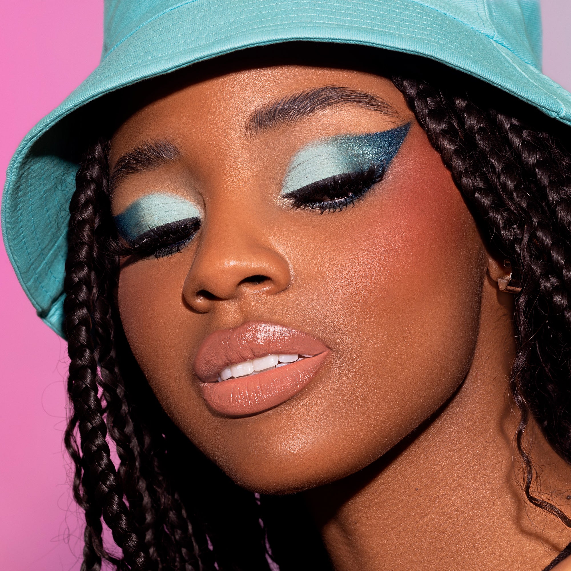 Alluring Beauty 7 Color Eyeshadow Palette - Image 18