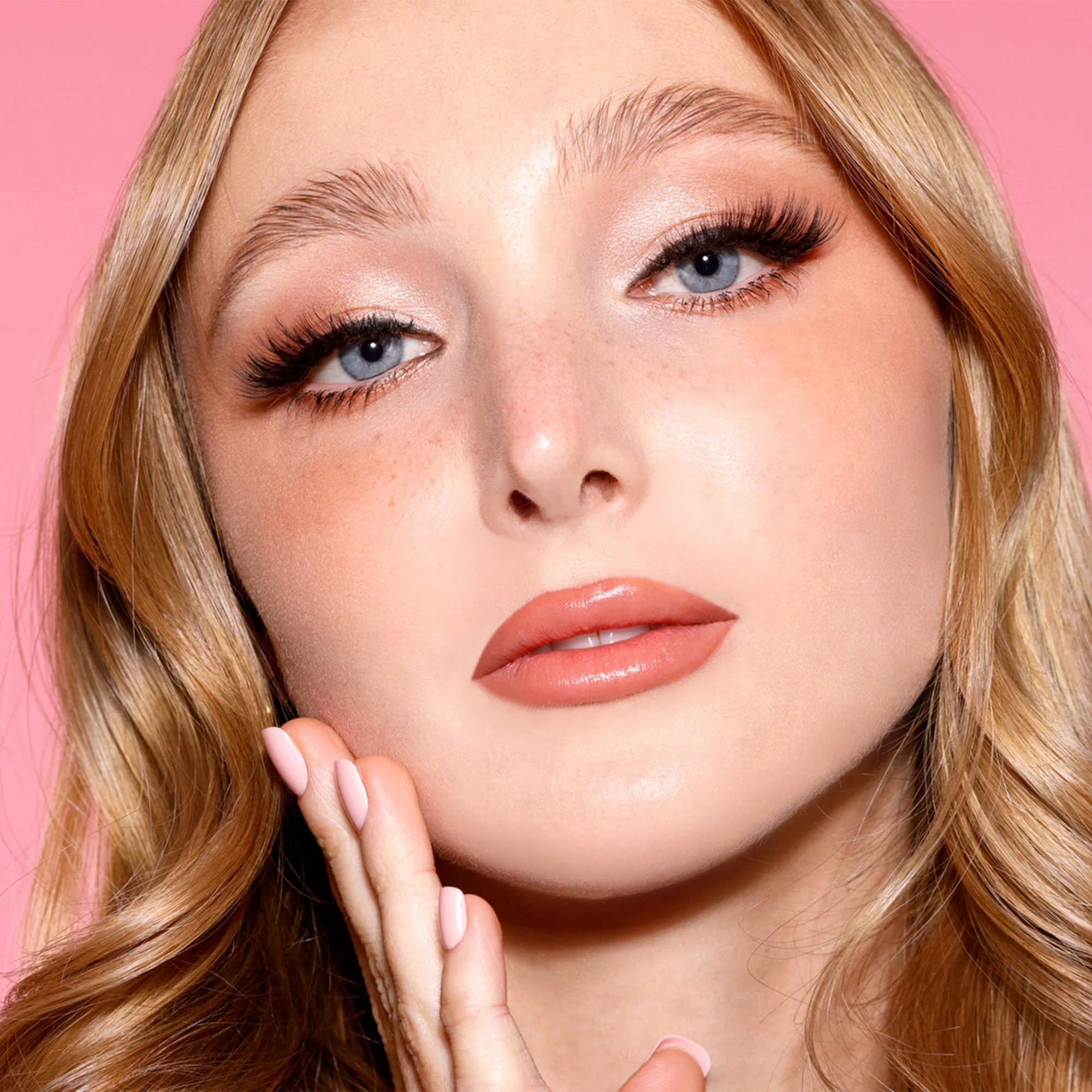 Alluring Beauty 7 Color Eyeshadow Palette - Image 22